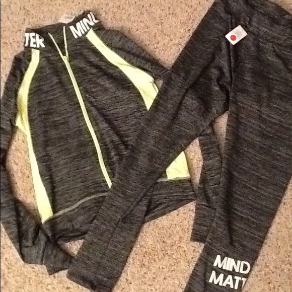 Tops - AMAZING YOGA GYM SUIT GRAPHIC JACKET & PANTS, NWT